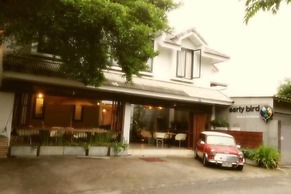 Early Bird Bed & Breakfast - Adults Only