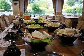 Jinsa Lakeside View Hotel