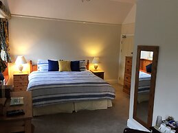 Polraen Country House