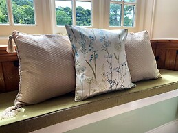 Polraen Country House