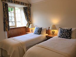 Polraen Country House