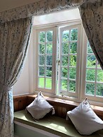 Polraen Country House