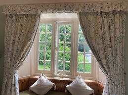 Polraen Country House