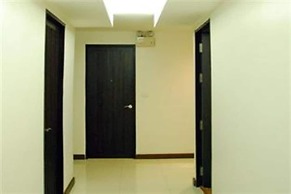 White House Asoke Sukhumvit 18