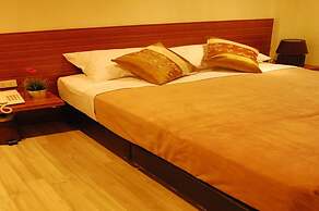 White House Asoke Sukhumvit 18