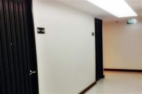 White House Asoke Sukhumvit 18