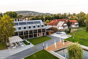 Alsóörs Marina Hotel