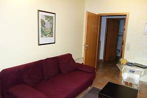 Tolstov-Hotels Big 2 Room Roßstrasse Apartment