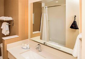 Fairfield Inn & Suites by Marriott Pittsburgh North/McCandless Crossin