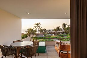 Marea Beachfront Villas