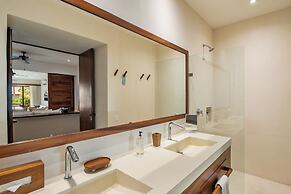 Marea Beachfront Villas