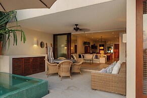 Marea Beachfront Villas