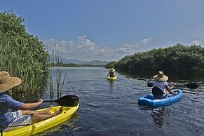 Marea Beachfront Villas
