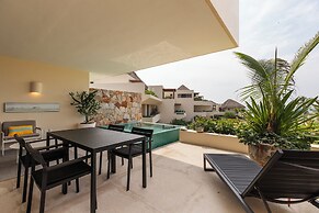 Marea Beachfront Villas