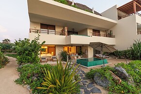 Marea Beachfront Villas