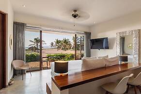 Marea Beachfront Villas