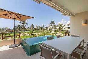 Marea Beachfront Villas