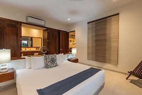 Marea Beachfront Villas