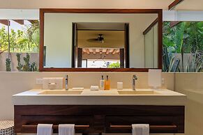 Marea Beachfront Villas