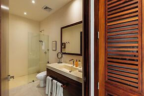 Marea Beachfront Villas