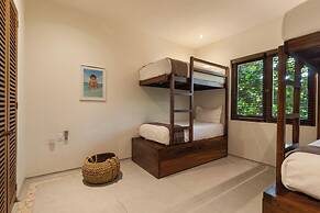 Marea Beachfront Villas