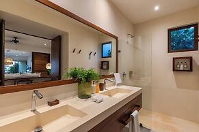 Marea Beachfront Villas