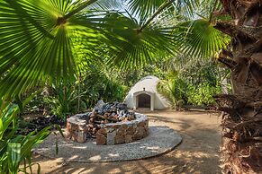 Marea Beachfront Villas