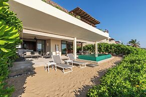 Marea Beachfront Villas
