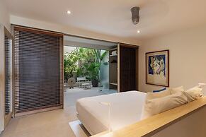 Marea Beachfront Villas