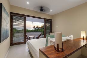 Marea Beachfront Villas