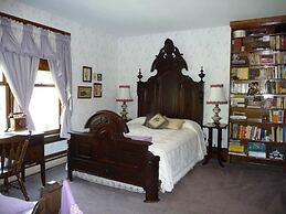 Victorian Loft B & B