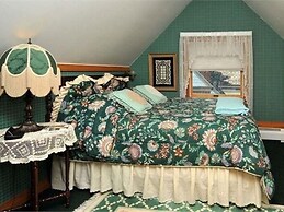 Victorian Loft B & B