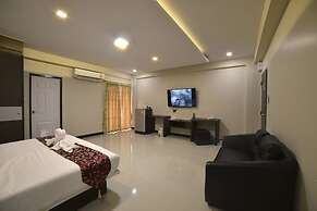 Gold Airport Suites