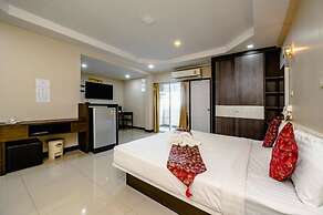Gold Airport Suites