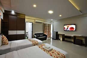 Gold Airport Suites