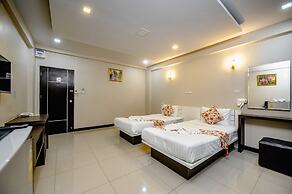 Gold Airport Suites