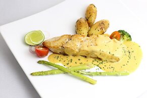 Palace Gate Hotel & Resort By EHM