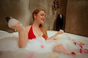 Palace Gate Hotel & Resort By EHM