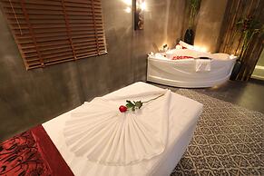 Palace Gate Hotel & Resort By EHM