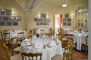 Palace Gate Hotel & Resort By EHM