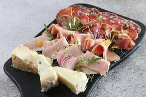 Palace Gate Hotel & Resort By EHM