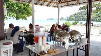 Tropical Eco Camping