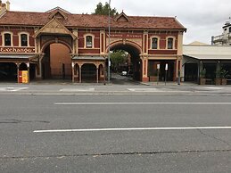 City Escape 2BD in Adelaides East End 2