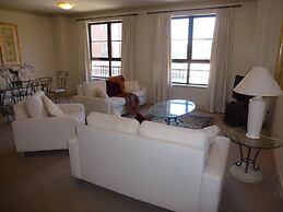 City Escape 2BD in Adelaides East End 2