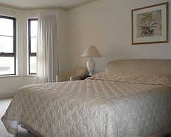 City Escape 2BD in Adelaides East End 2