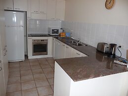 City Escape 3BD in Adelaides East End 5