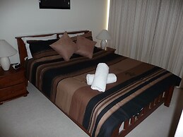 City Escape 3BD in Adelaides East End 5