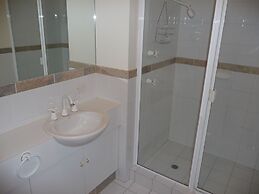 City Escape 3BD in Adelaides East End 5