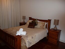 City Escape 3BD in Adelaides East End 6