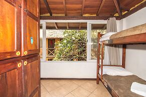 Bamboo Búzios Hostel